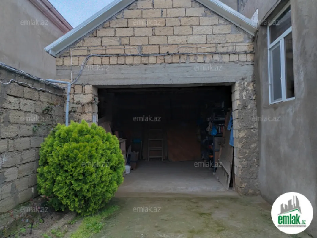 Satılır 5 otaqlı mənzil 240 m²