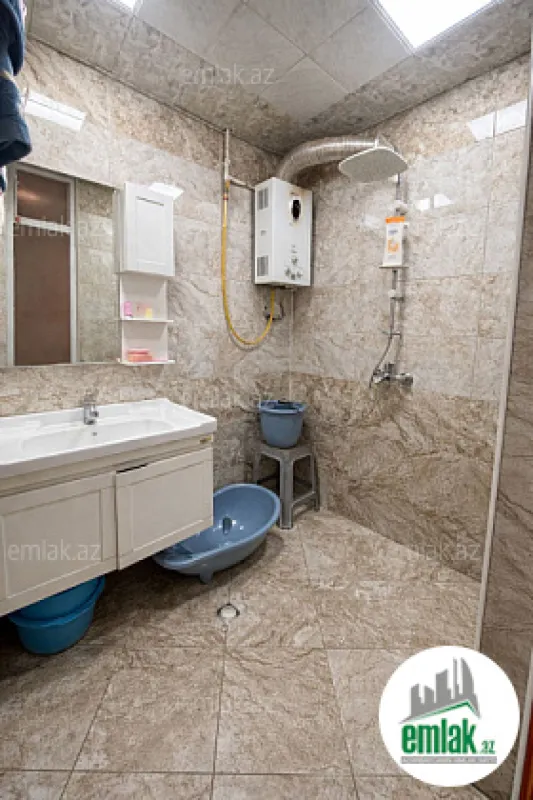 Satılır 3 otaqlı köhnə tikili 70 m²