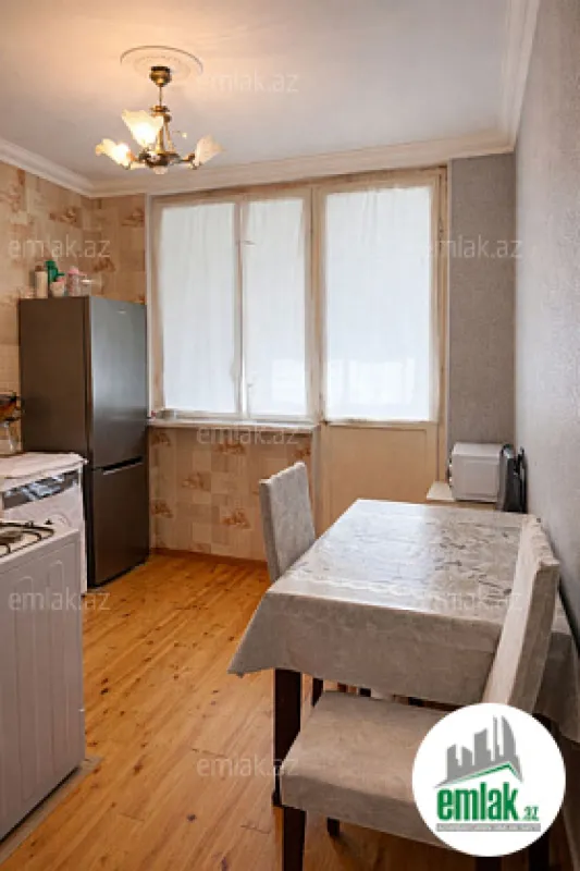 Satılır 3 otaqlı köhnə tikili 70 m²