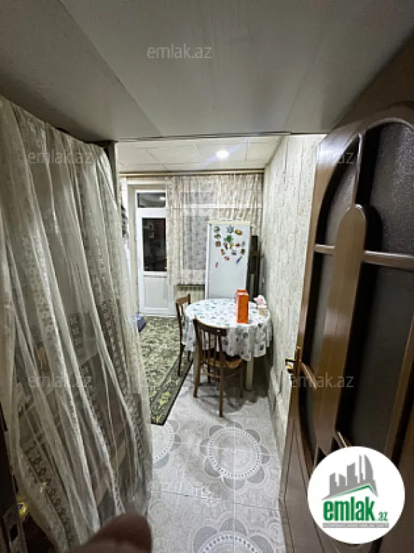Satılır 2 otaqlı köhnə tikili 60 m²