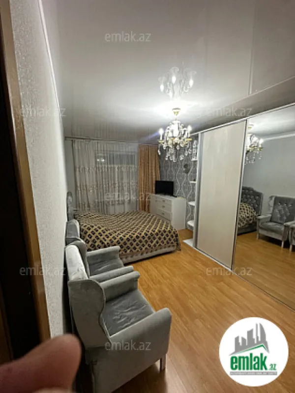 Satılır 2 otaqlı köhnə tikili 60 m²