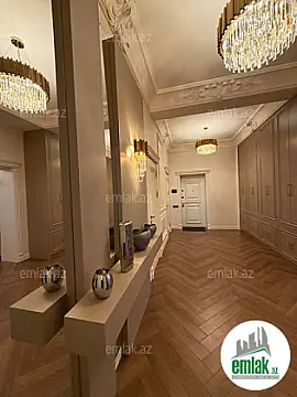 Satılır 3 otaqlı yeni tikili 165 m²