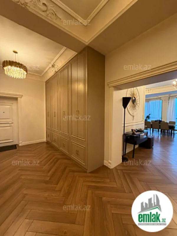 Satılır 3 otaqlı yeni tikili 165 m²