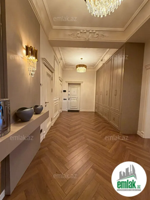 Satılır 3 otaqlı yeni tikili 165 m²