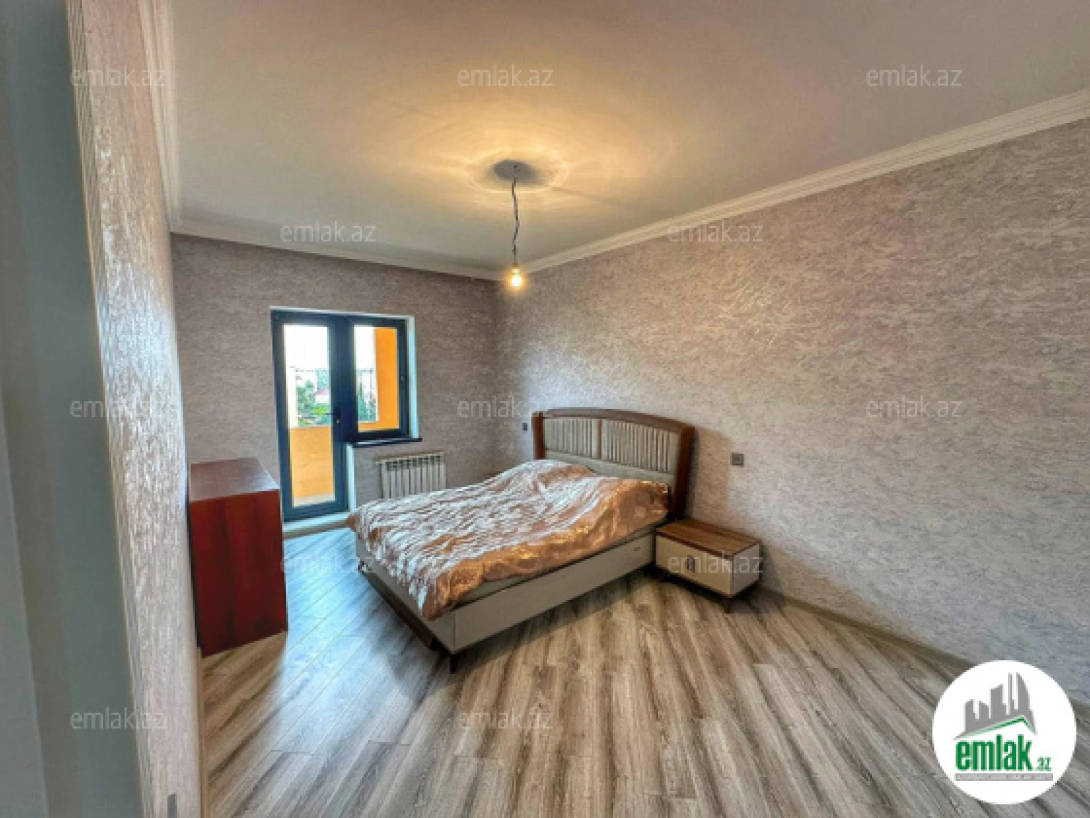Satılır 5 otaqlı köhnə tikili 125 m²