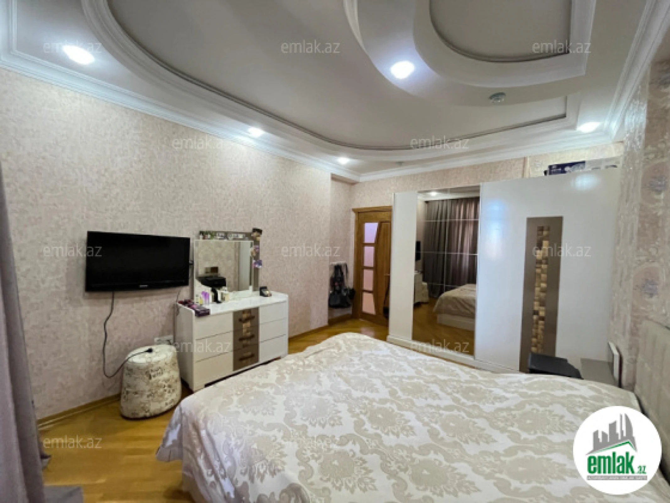 Satılır 4 otaqlı yeni tikili 161 m²