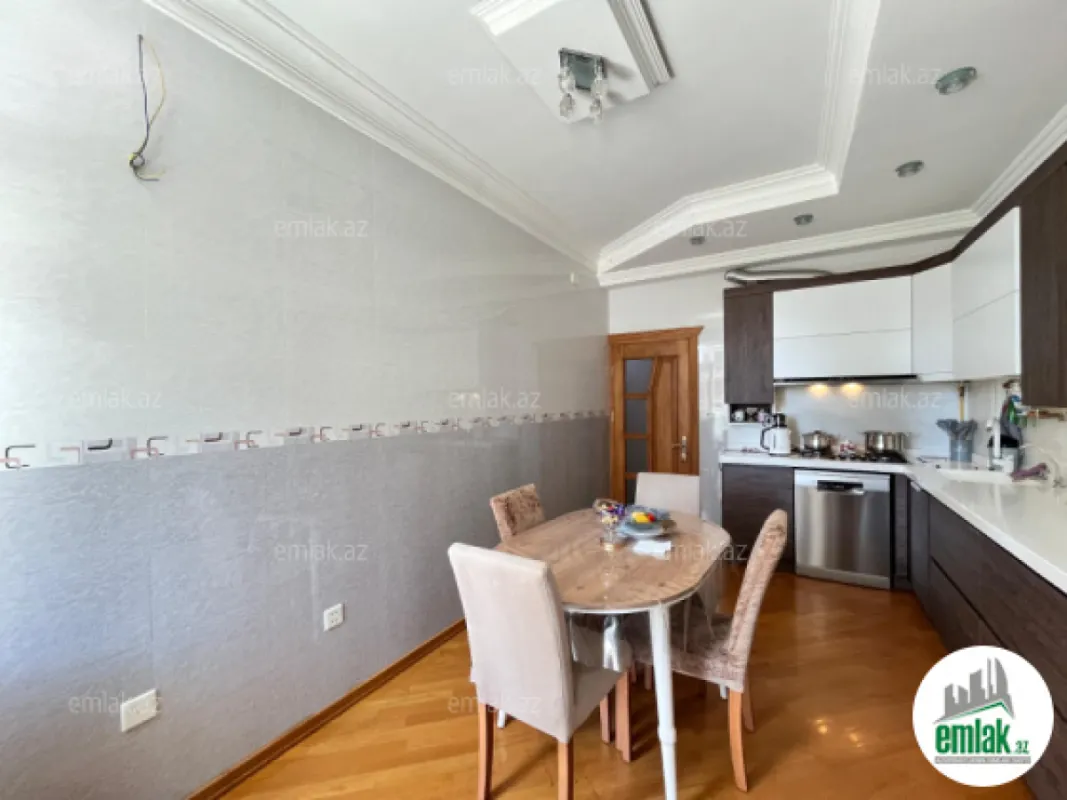 Satılır 4 otaqlı yeni tikili 161 m²