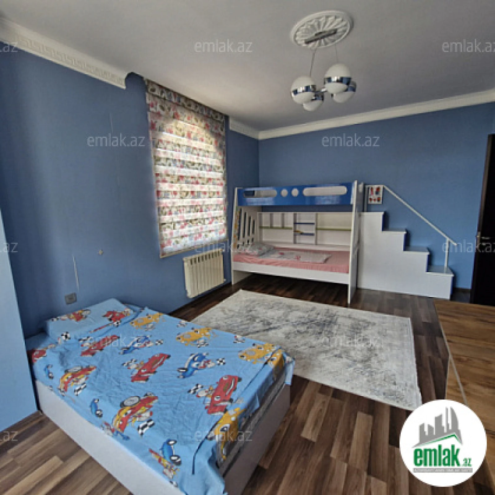 Satılır 8 otaqlı həyət evi 375 m²
