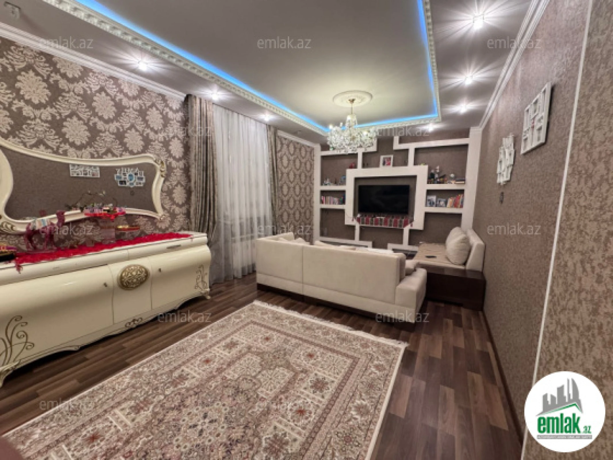 Satılır 8 otaqlı həyət evi 375 m²
