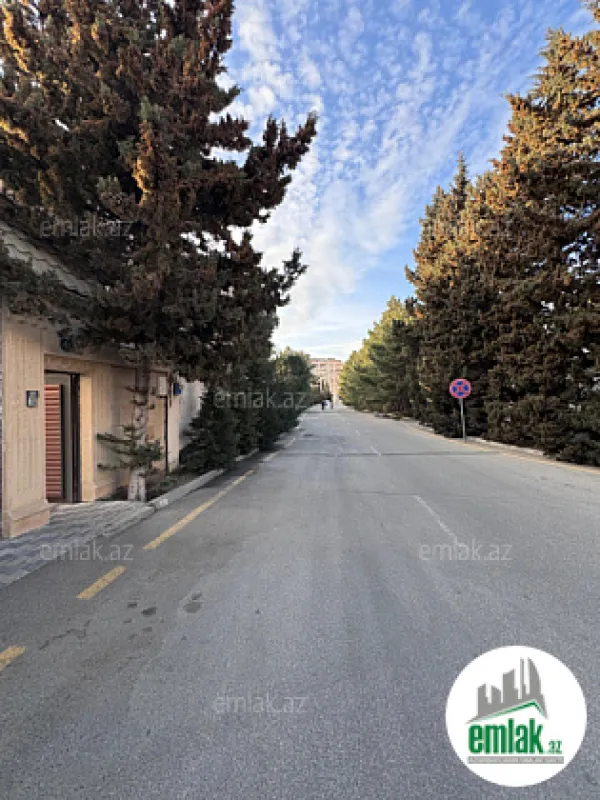 Satılır 8 otaqlı həyət evi 375 m²