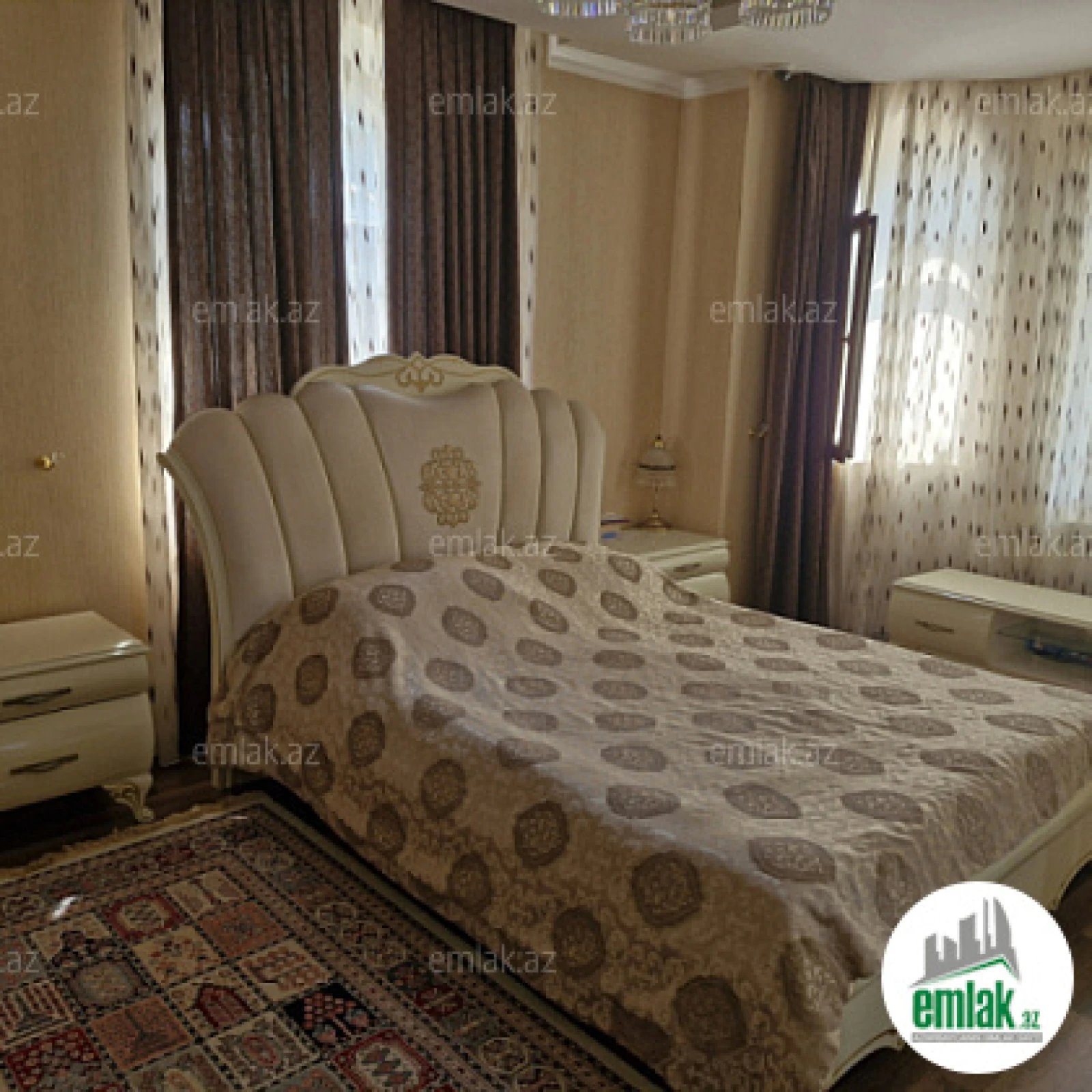 Satılır 8 otaqlı həyət evi 375 m²