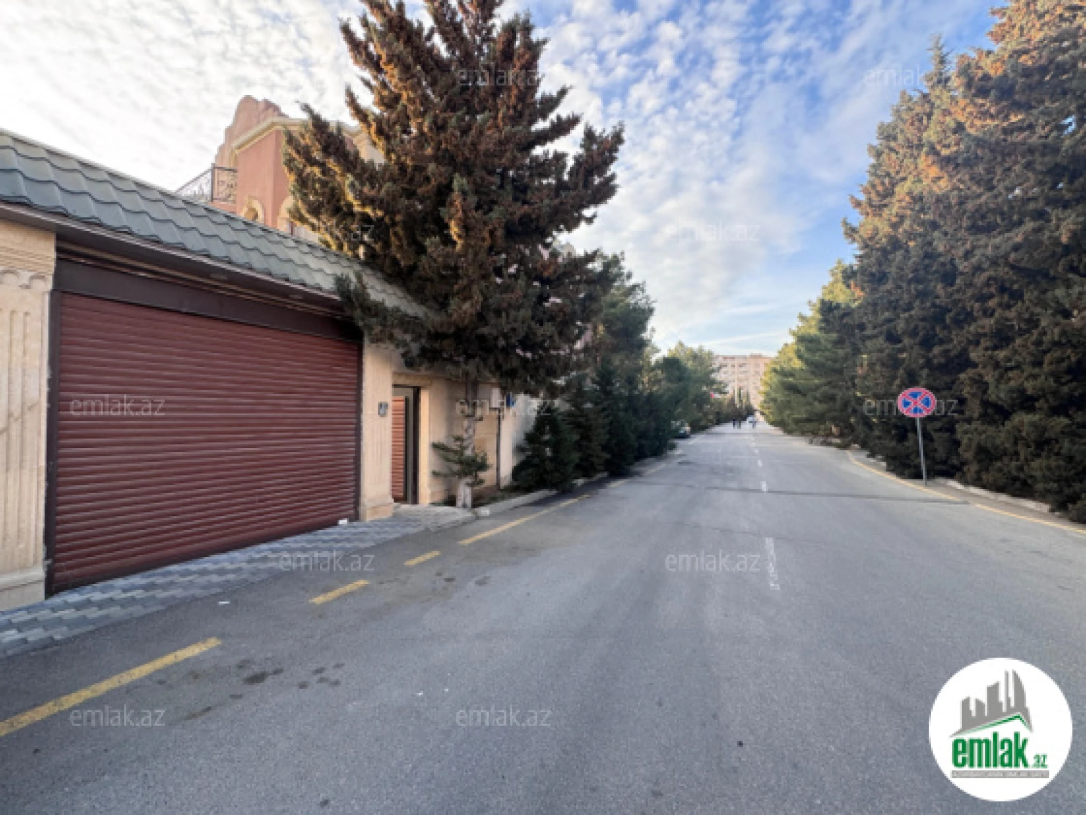 Satılır 8 otaqlı həyət evi 375 m²