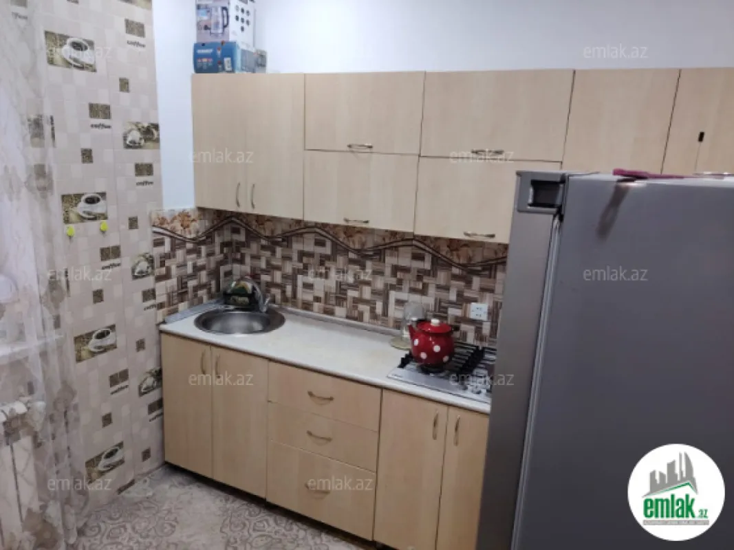 Satılır 5 otaqlı həyət evi 140 m²