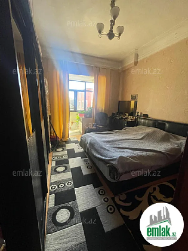 Satılır 3 otaqlı köhnə tikili 60 m²