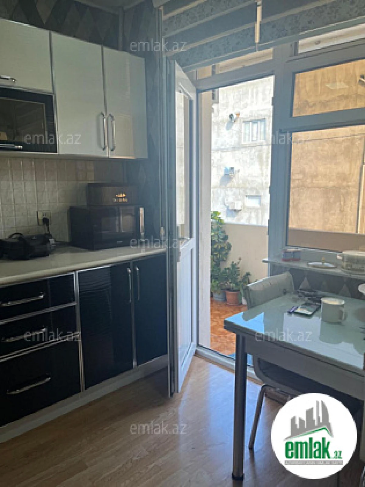 Satılır 3 otaqlı köhnə tikili 73 m²