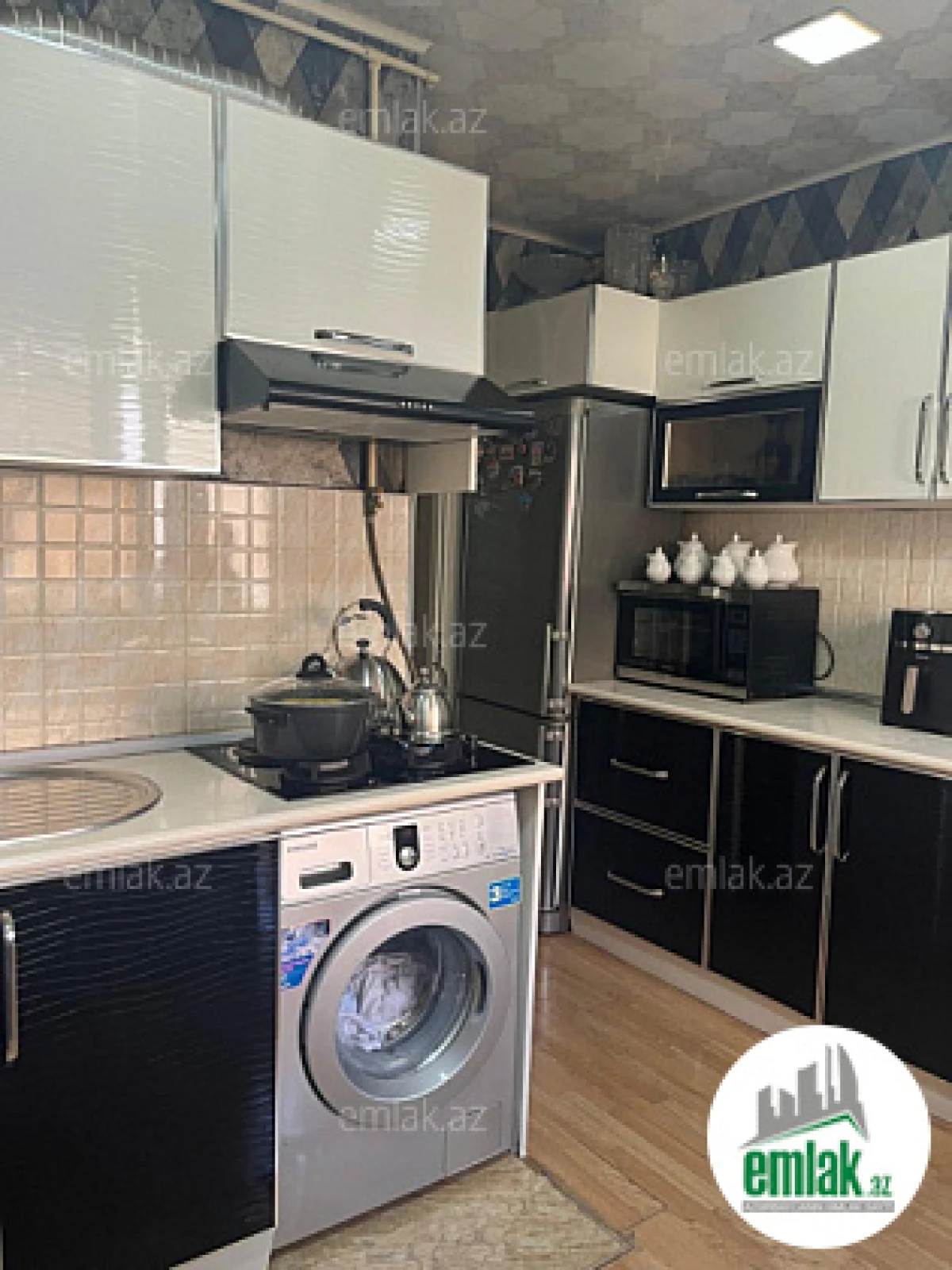 Satılır 3 otaqlı köhnə tikili 73 m²