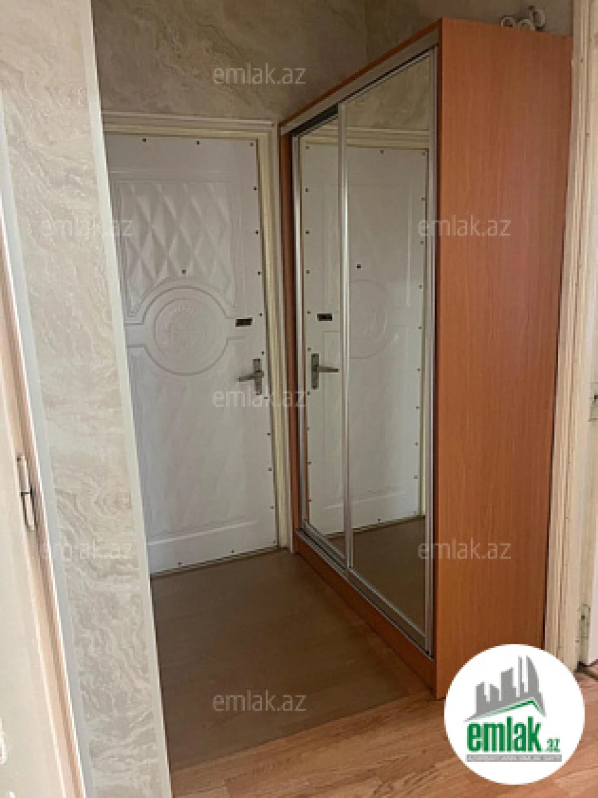 Satılır 3 otaqlı köhnə tikili 73 m²