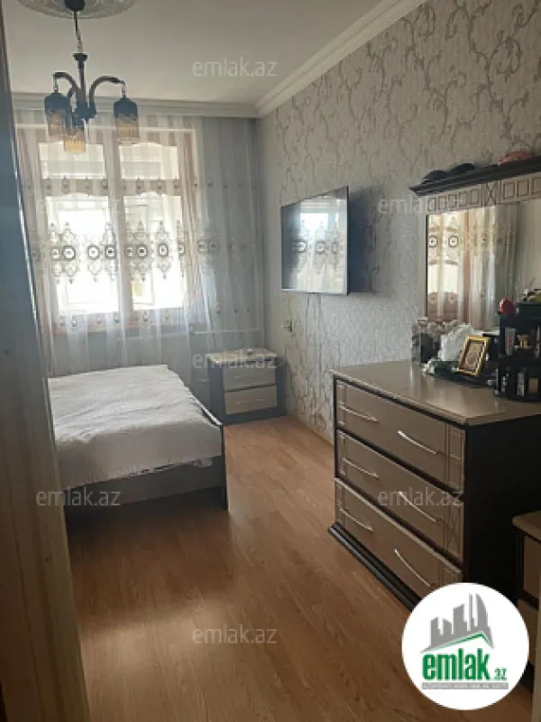 Satılır 3 otaqlı köhnə tikili 73 m²