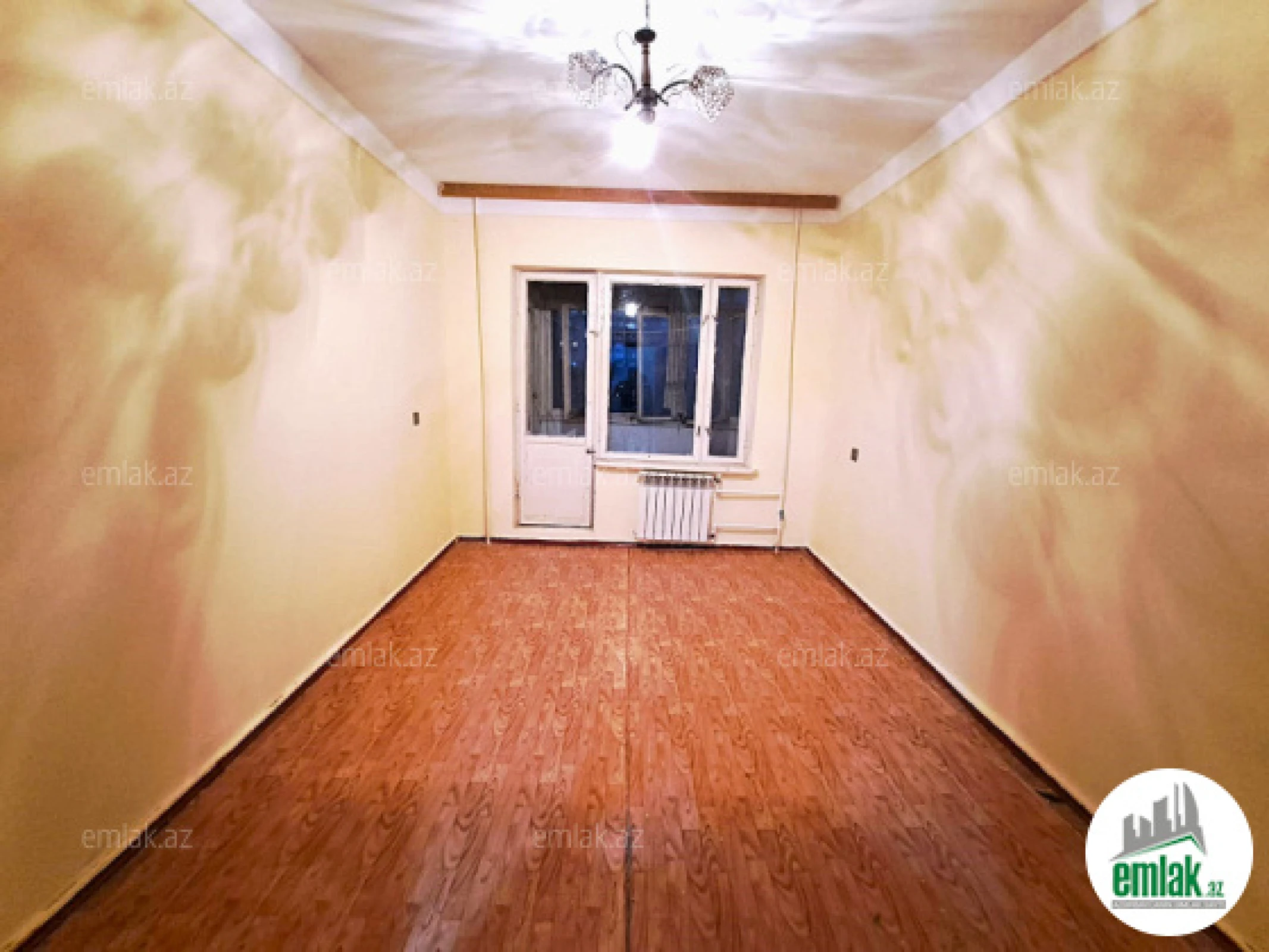 Satılır 2 otaqlı köhnə tikili 70 m²