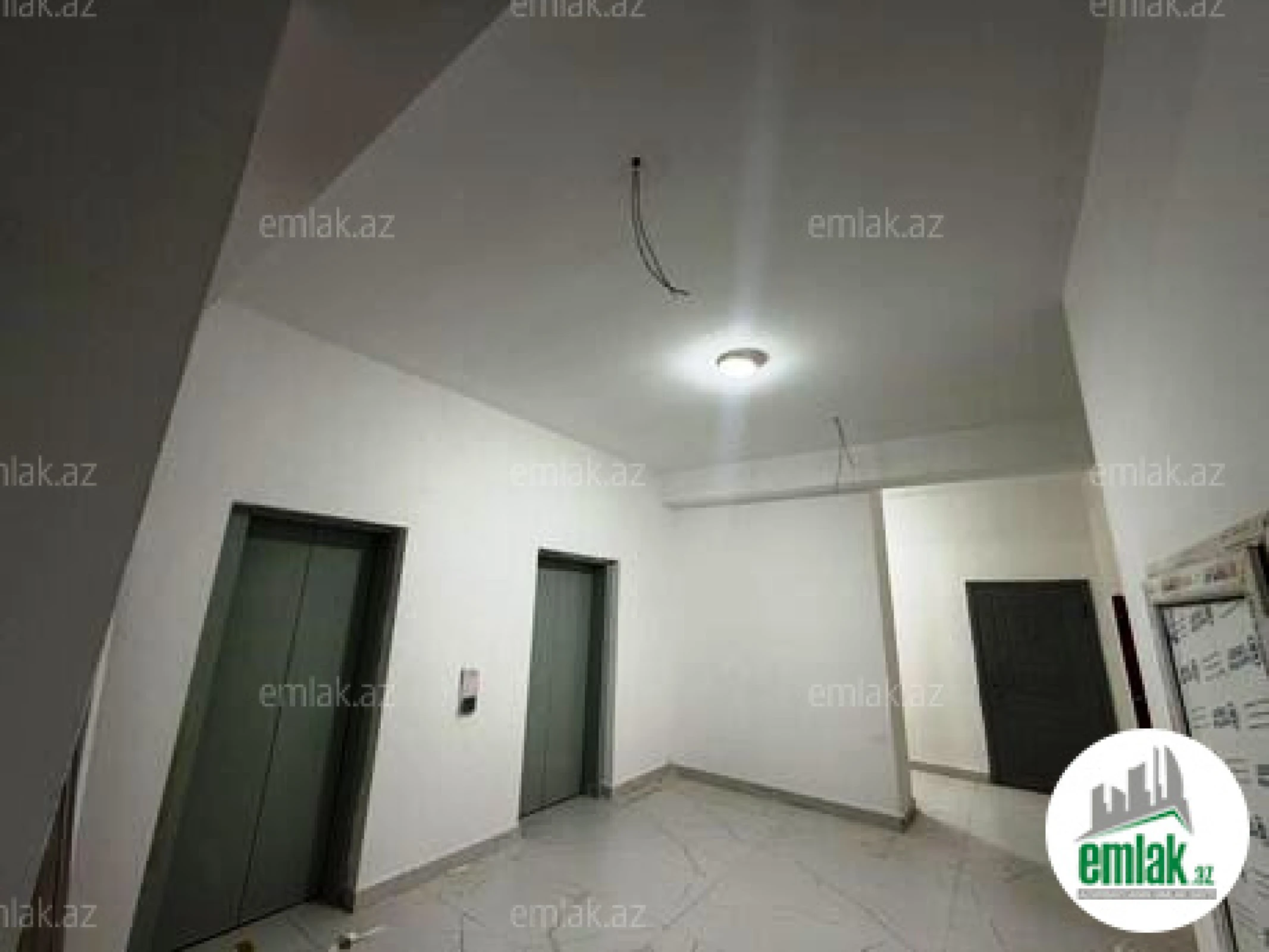Satılır 3 otaqlı yeni tikili 97 m²