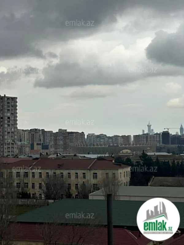 Satılır 3 otaqlı köhnə tikili 95 m²