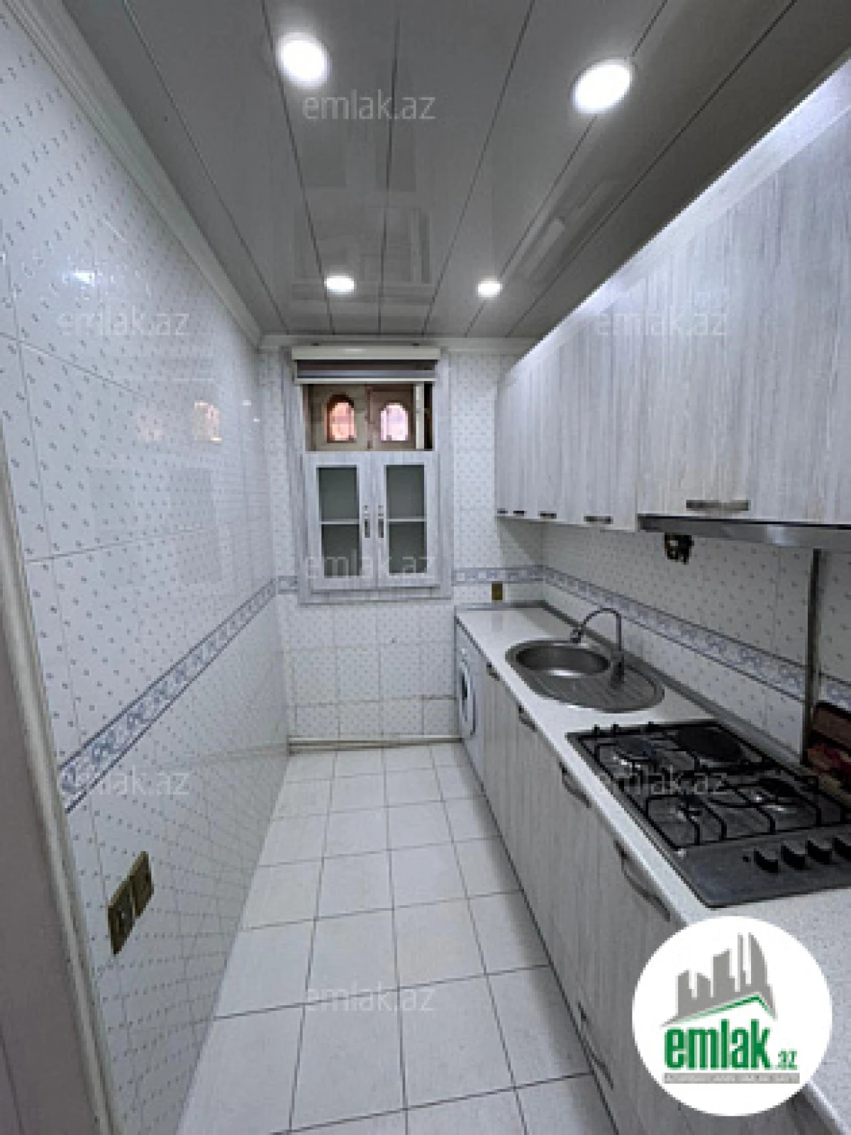 Satılır 2 otaqlı köhnə tikili 65 m²