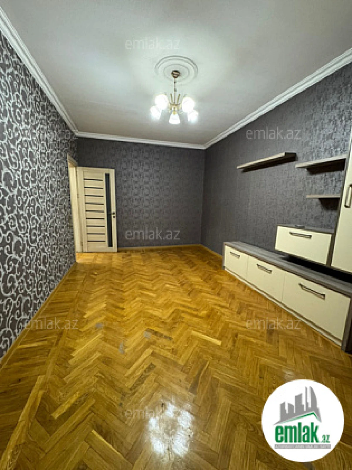 Satılır 3 otaqlı köhnə tikili 85 m²