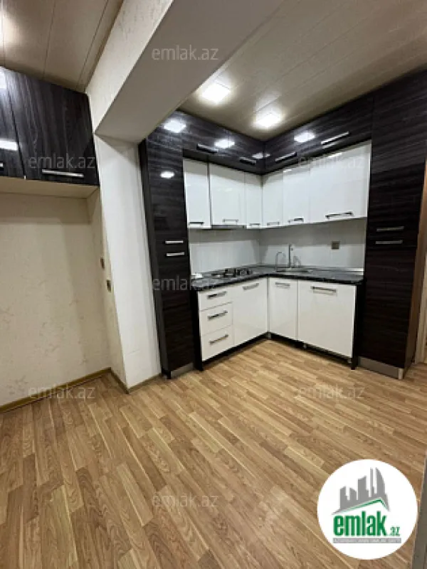 Satılır 3 otaqlı köhnə tikili 85 m²