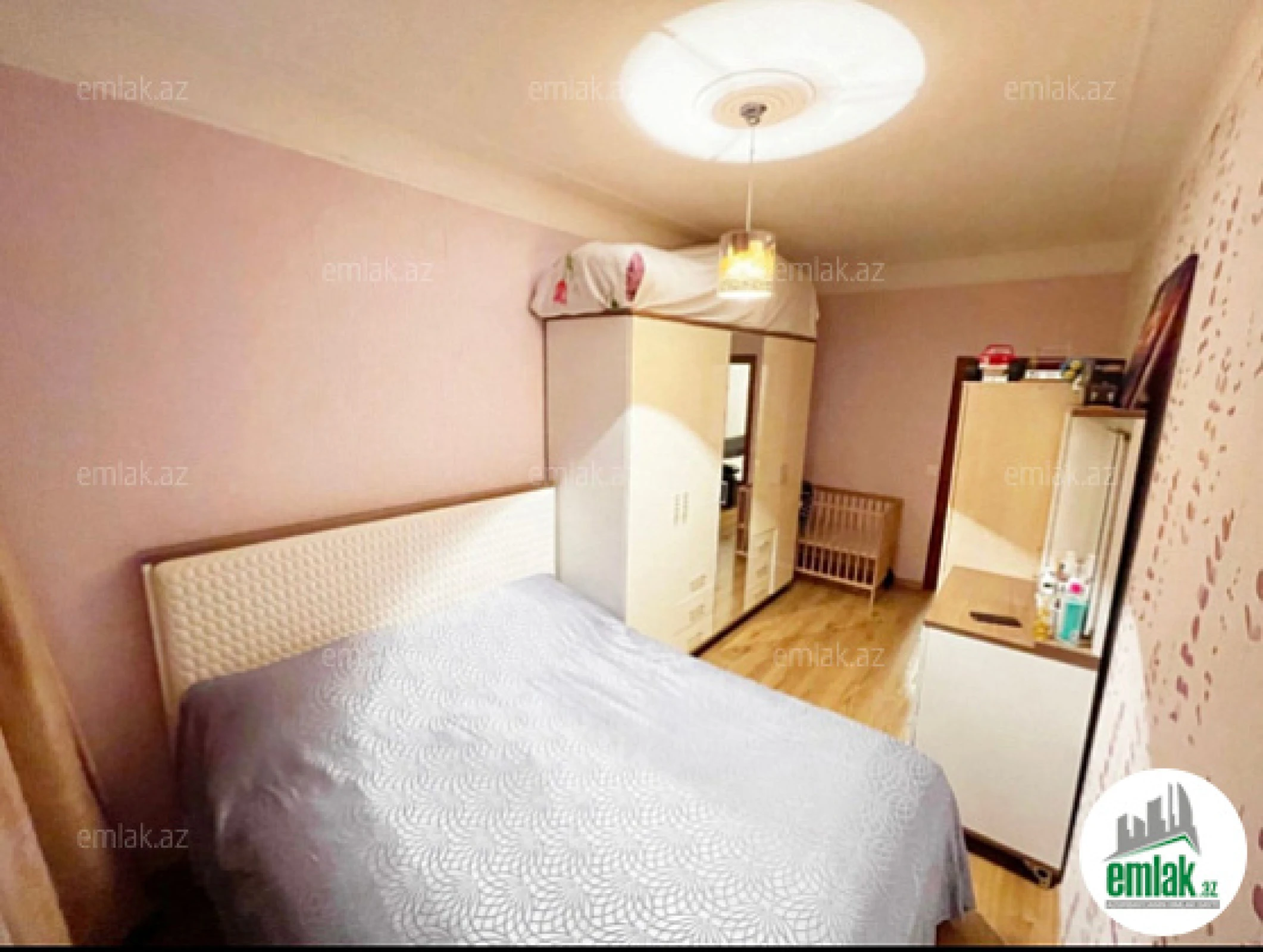 Satılır 2 otaqlı köhnə tikili 50 m²