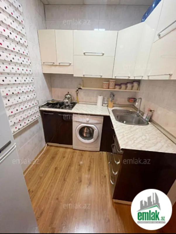 Satılır 2 otaqlı köhnə tikili 50 m²