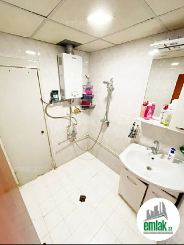 Satılır 2 otaqlı köhnə tikili 50 m²