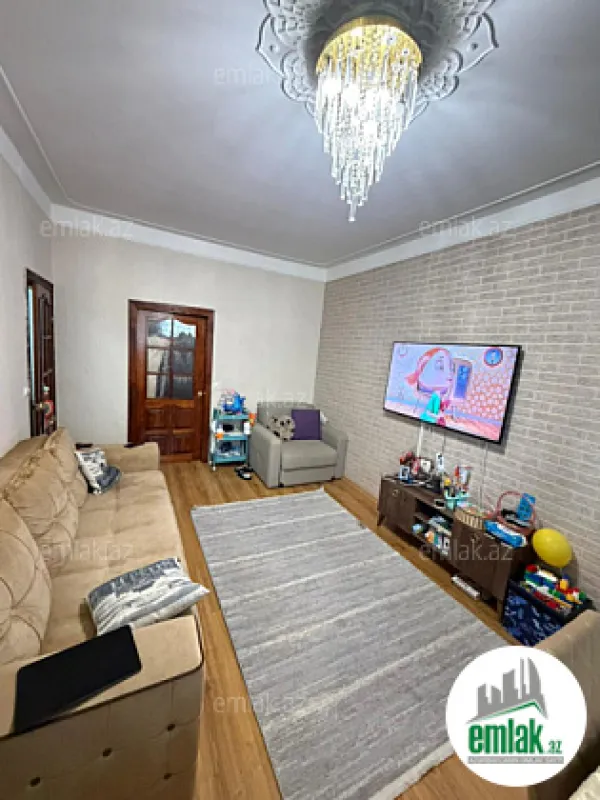 Satılır 2 otaqlı köhnə tikili 50 m²