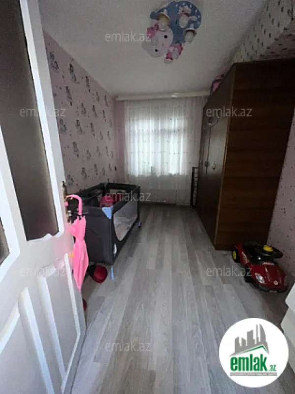 Satılır 3 otaqlı köhnə tikili 72 m²