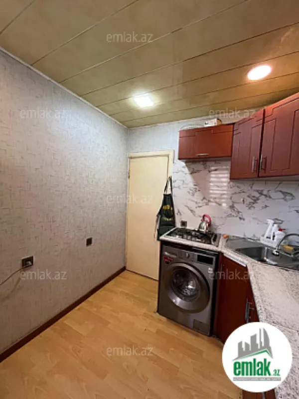 Satılır 4 otaqlı köhnə tikili 90 m²