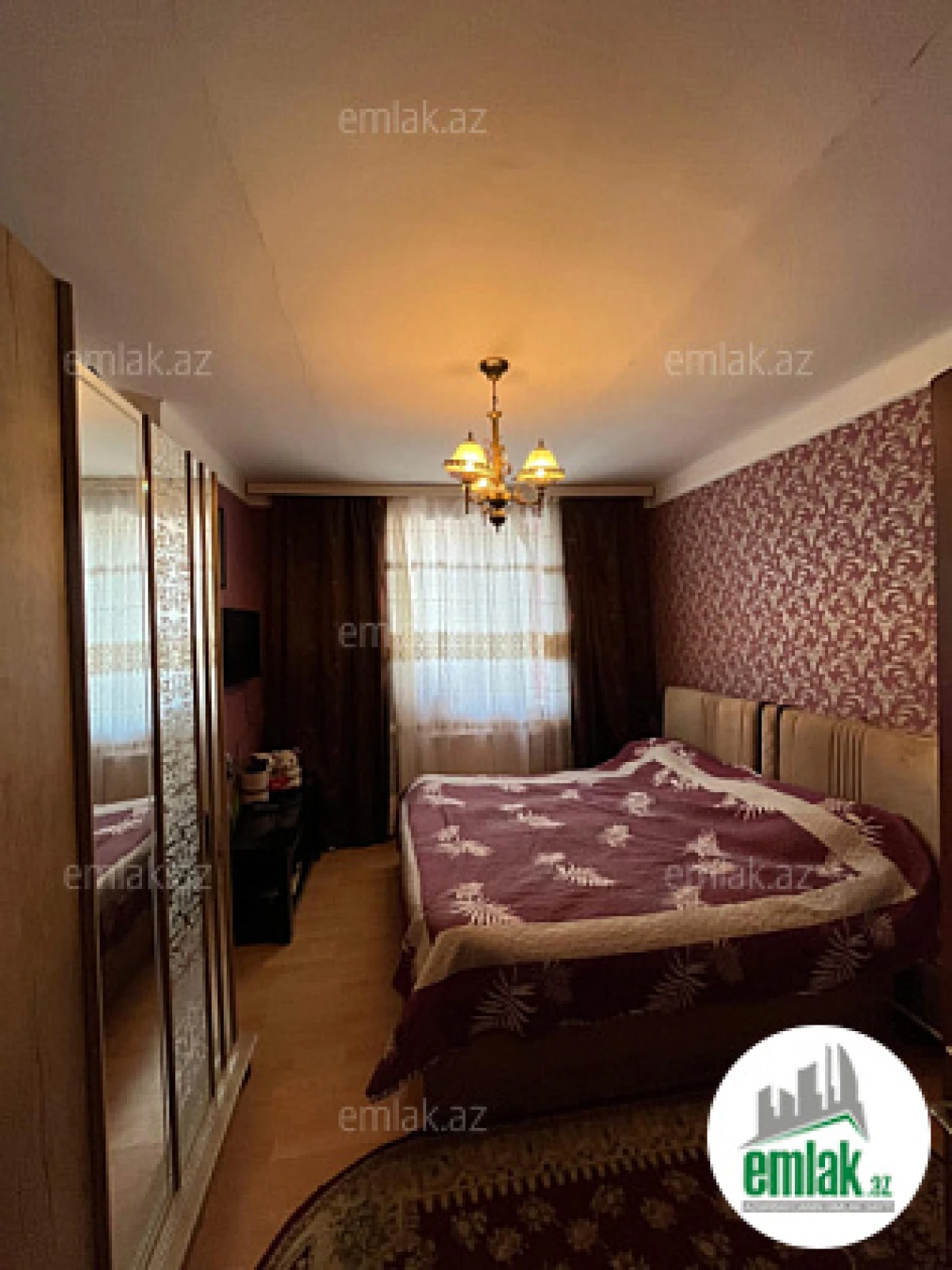 Satılır 4 otaqlı köhnə tikili 90 m²