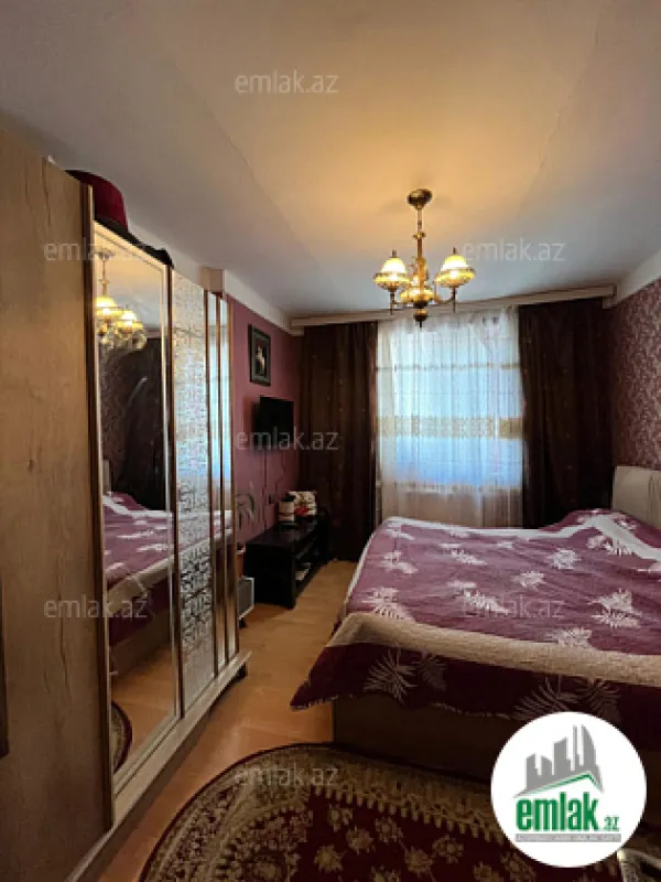 Satılır 4 otaqlı köhnə tikili 90 m²