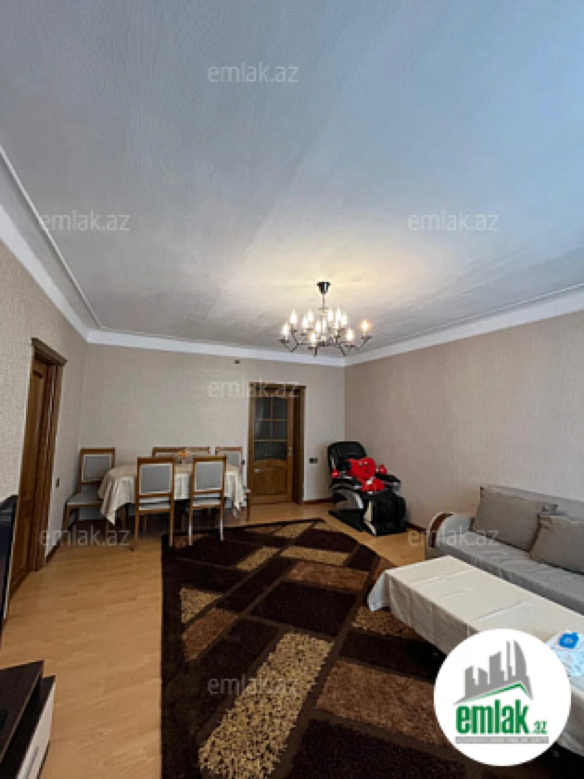 Satılır 4 otaqlı köhnə tikili 90 m²