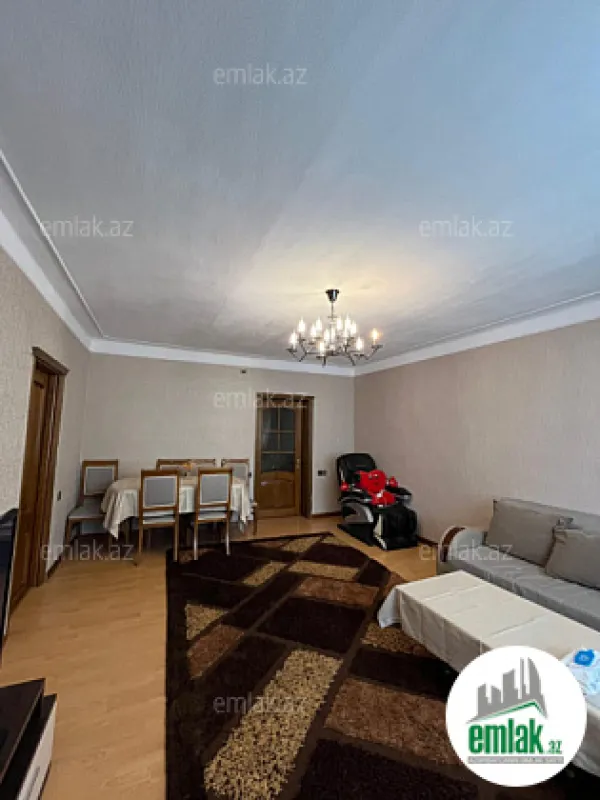 Satılır 4 otaqlı köhnə tikili 90 m²