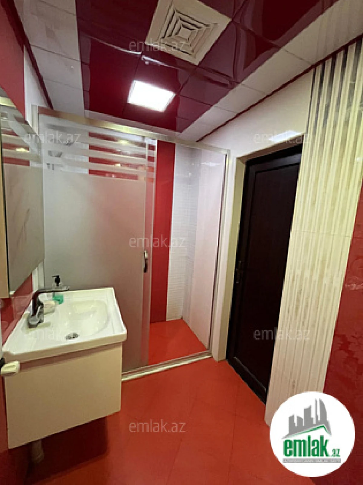 Satılır 4 otaqlı köhnə tikili 90 m²