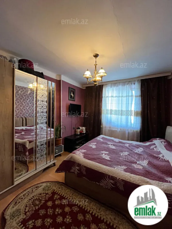 Satılır 4 otaqlı köhnə tikili 90 m²