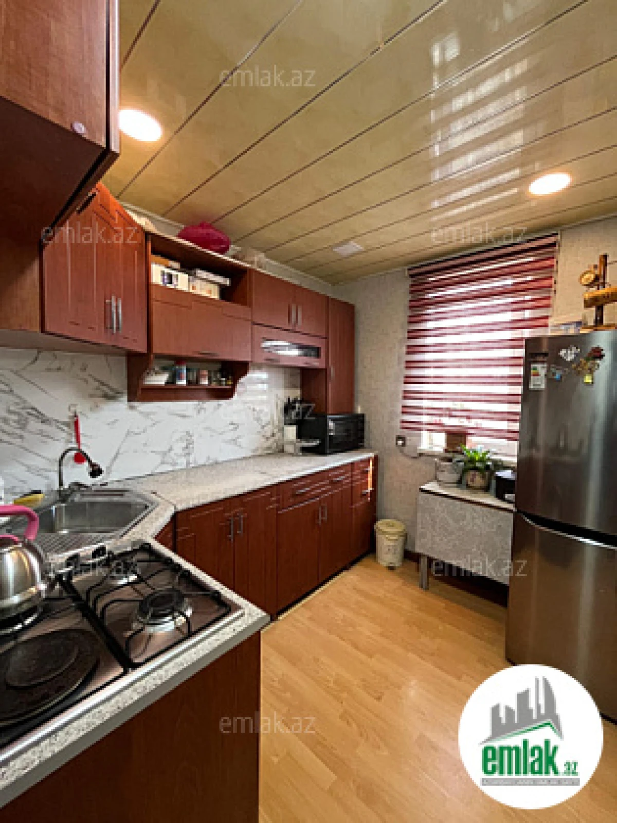 Satılır 4 otaqlı köhnə tikili 90 m²