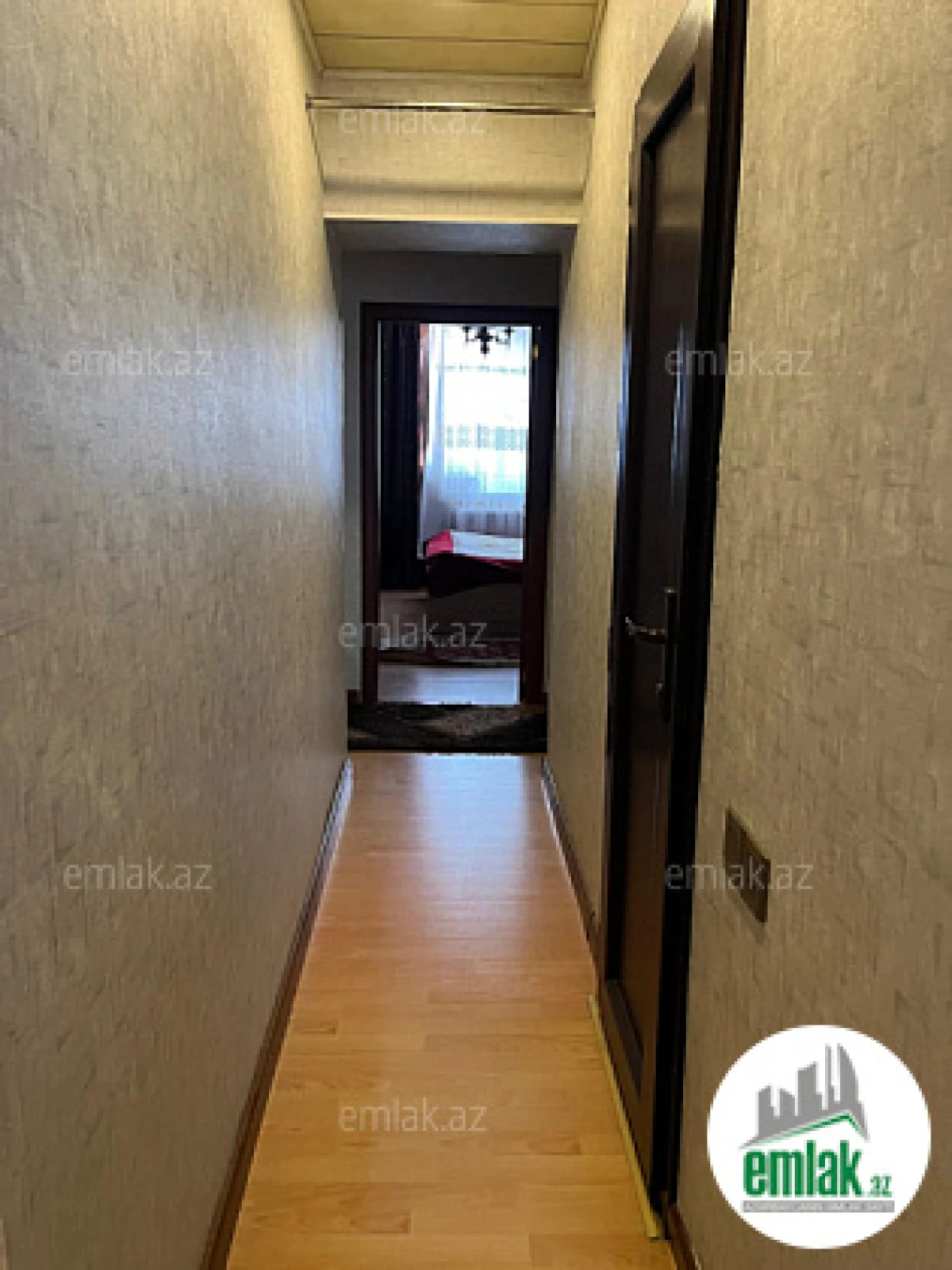 Satılır 4 otaqlı köhnə tikili 90 m²