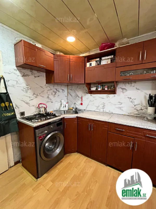 Satılır 4 otaqlı köhnə tikili 90 m²