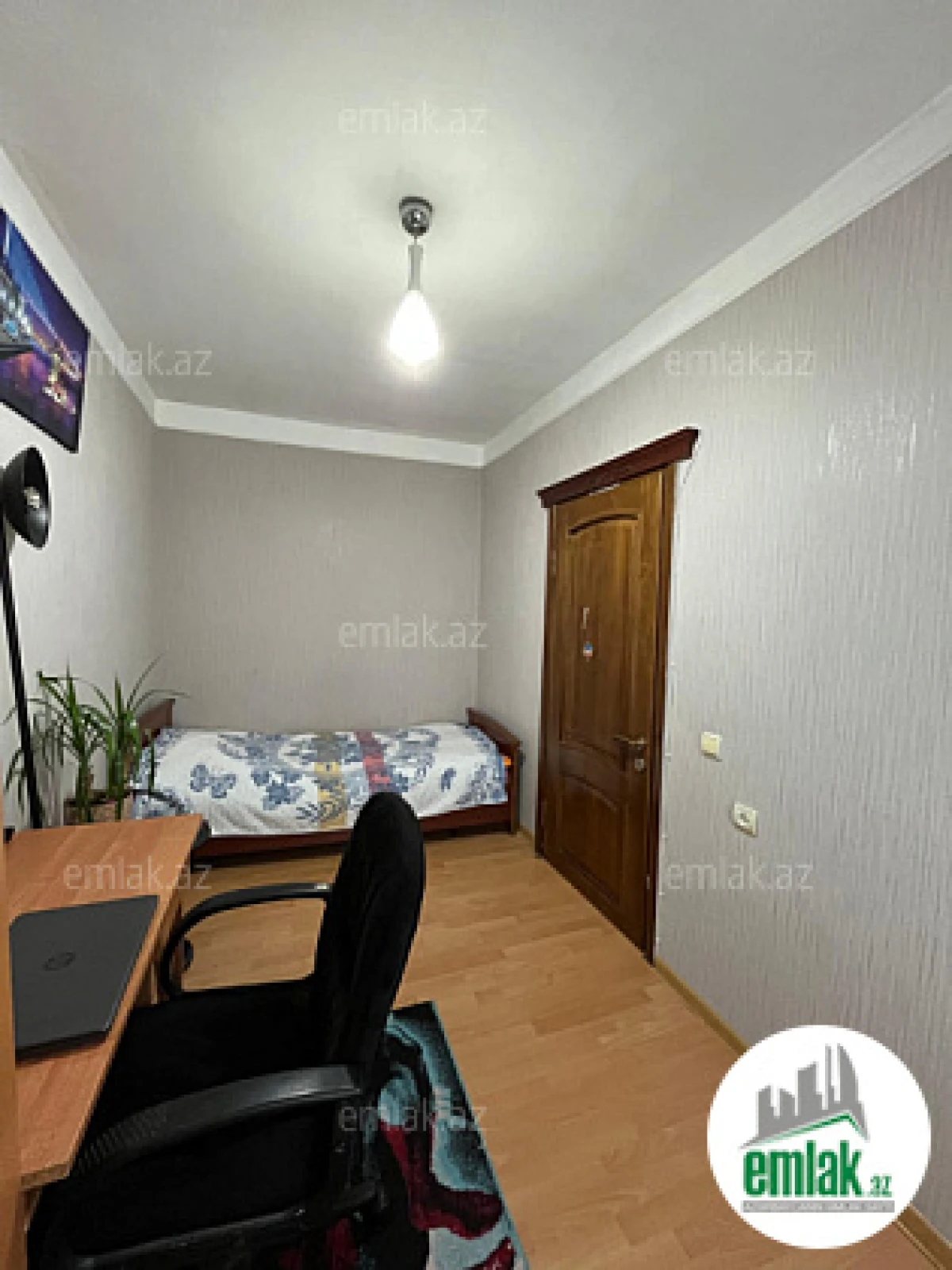 Satılır 4 otaqlı köhnə tikili 90 m²
