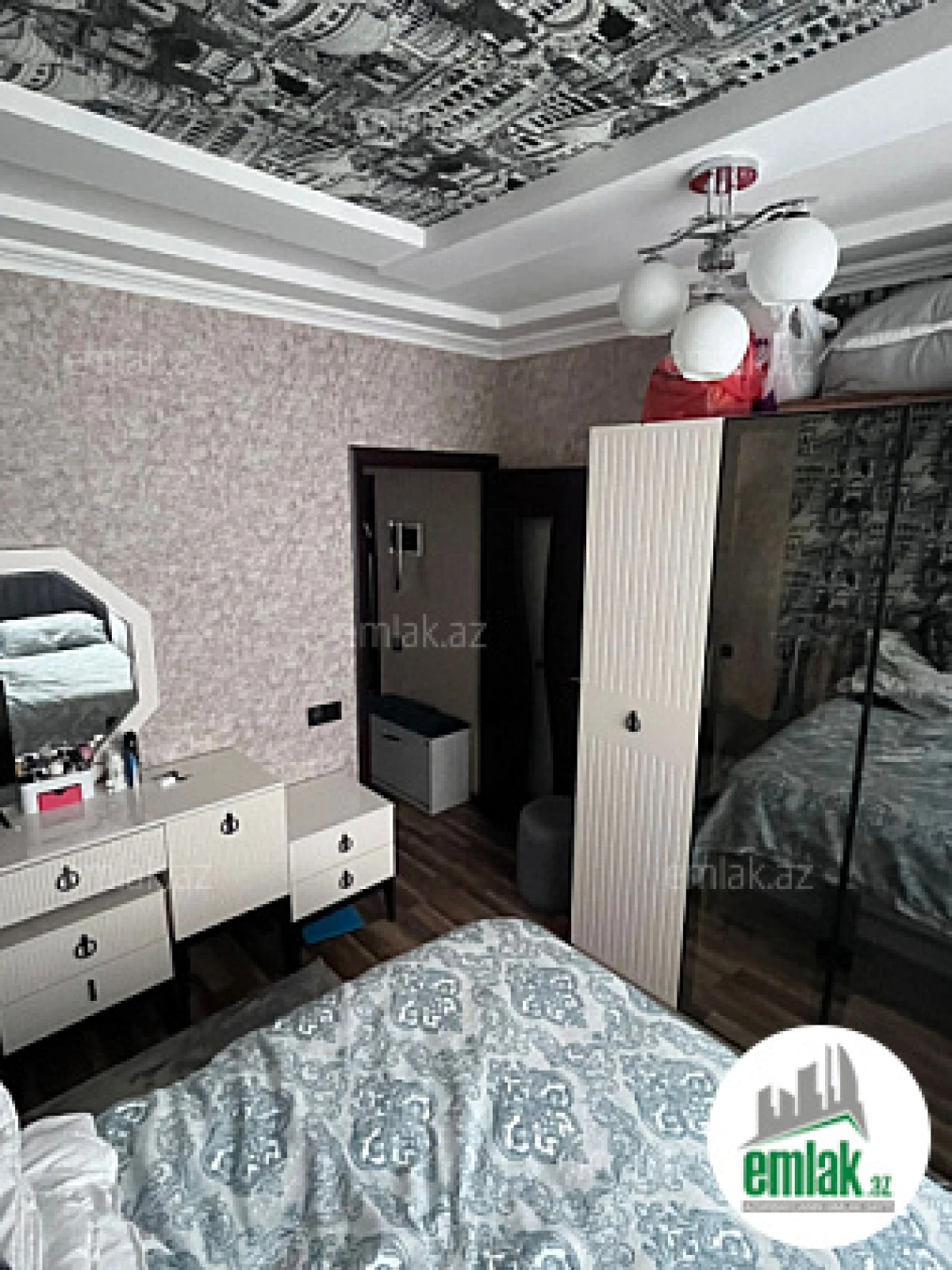 Satılır 2 otaqlı köhnə tikili 60 m²