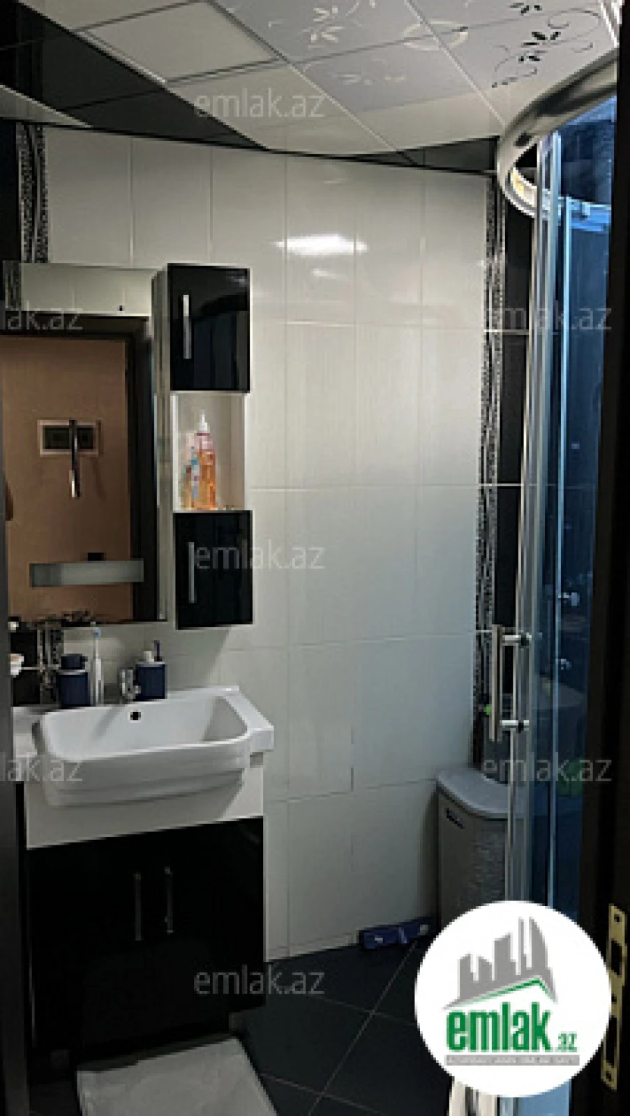 Satılır 2 otaqlı köhnə tikili 60 m²