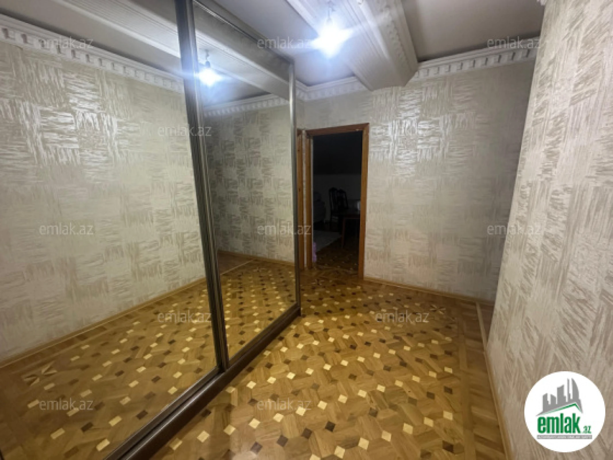 Satılır 3 otaqlı köhnə tikili 60 m²