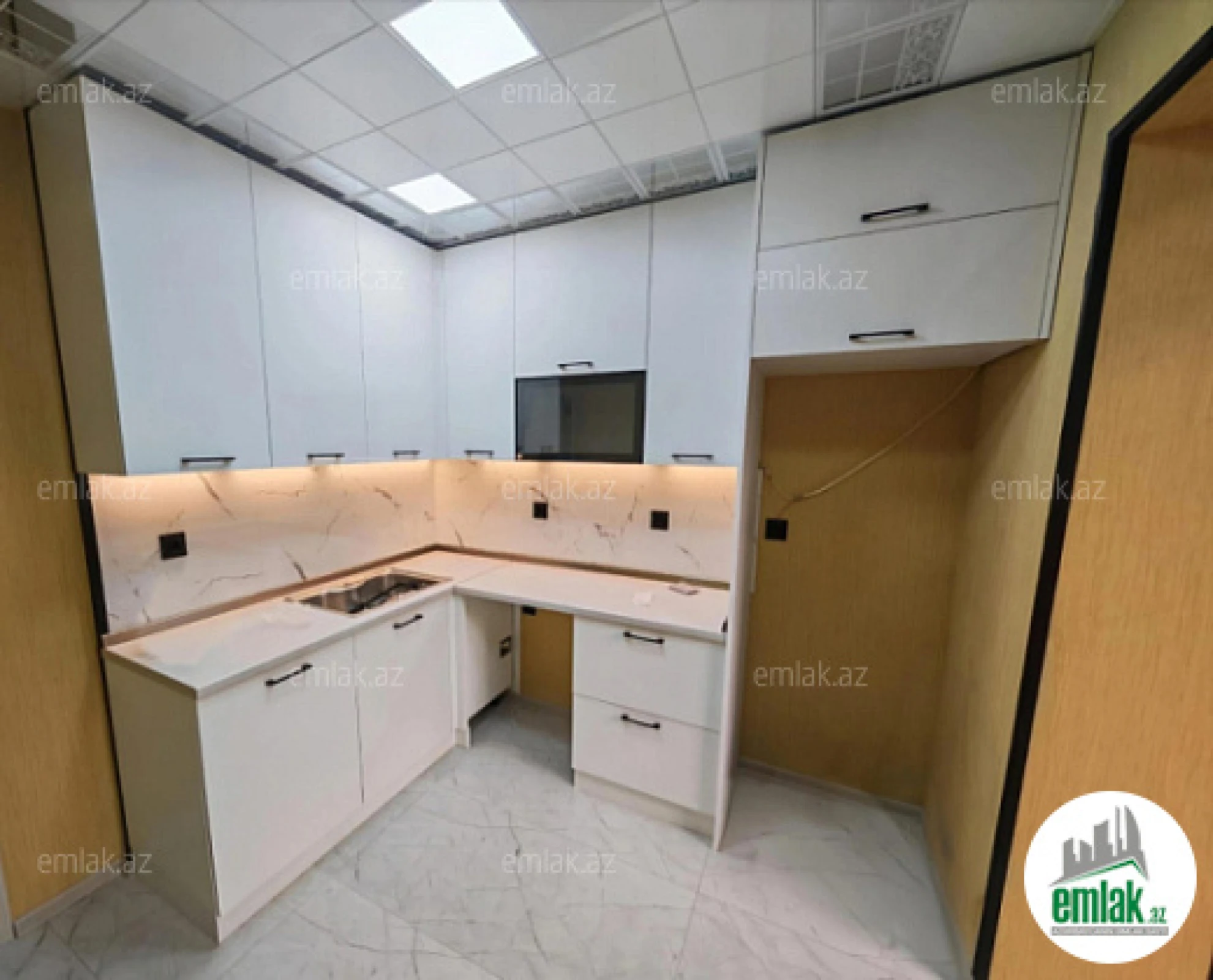 Satılır 3 otaqlı köhnə tikili 76 m²