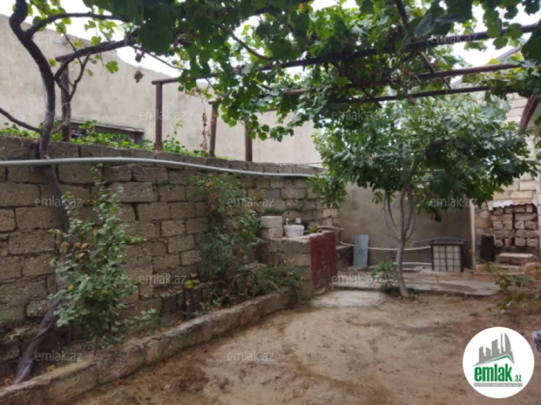 Satılır 3 otaqlı həyət evi 100 m²