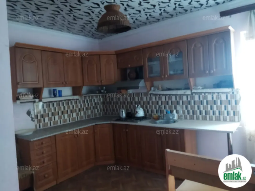 Satılır 3 otaqlı həyət evi 100 m²